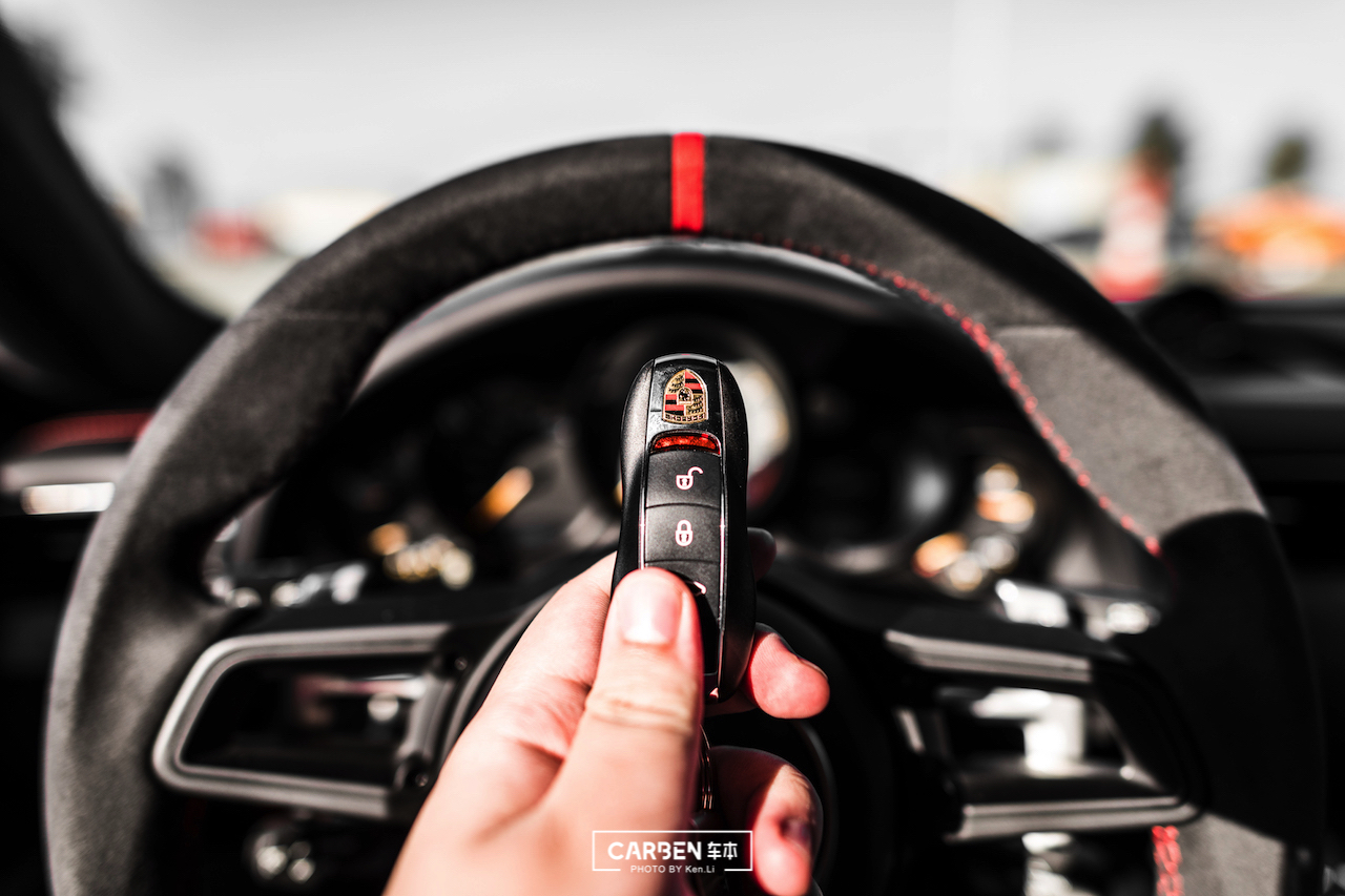 玩姿态就绝交!他的GT3只会活在赛道里|玩家