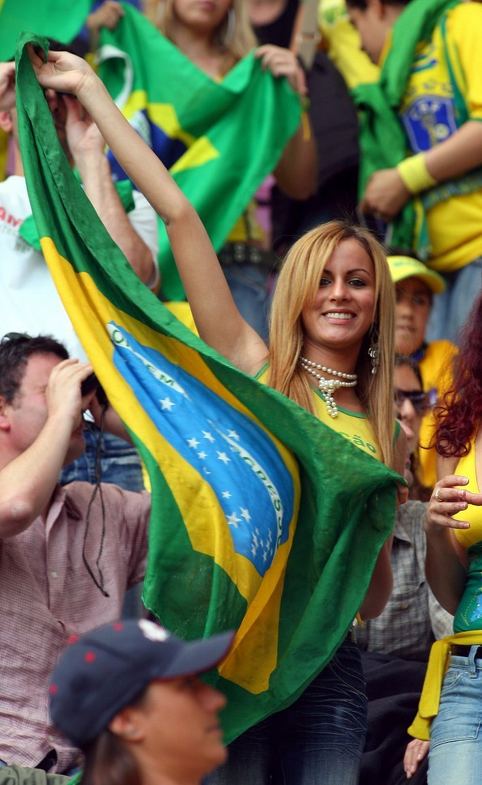 盘点足球场上的美女,看台上的足球美女