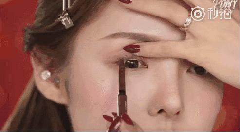 火箭少女各种造型,火箭少女脸上带钻的妆容