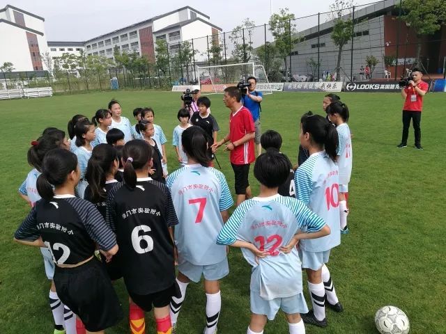 这场球的精彩不亚于世界杯丨奋进之笔“1+1”走进江苏②