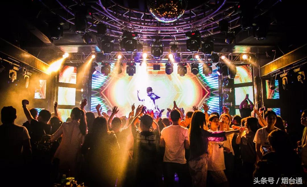烟台人，您有一场世界杯活力趴待参加，足球啤酒等你一起躁起来