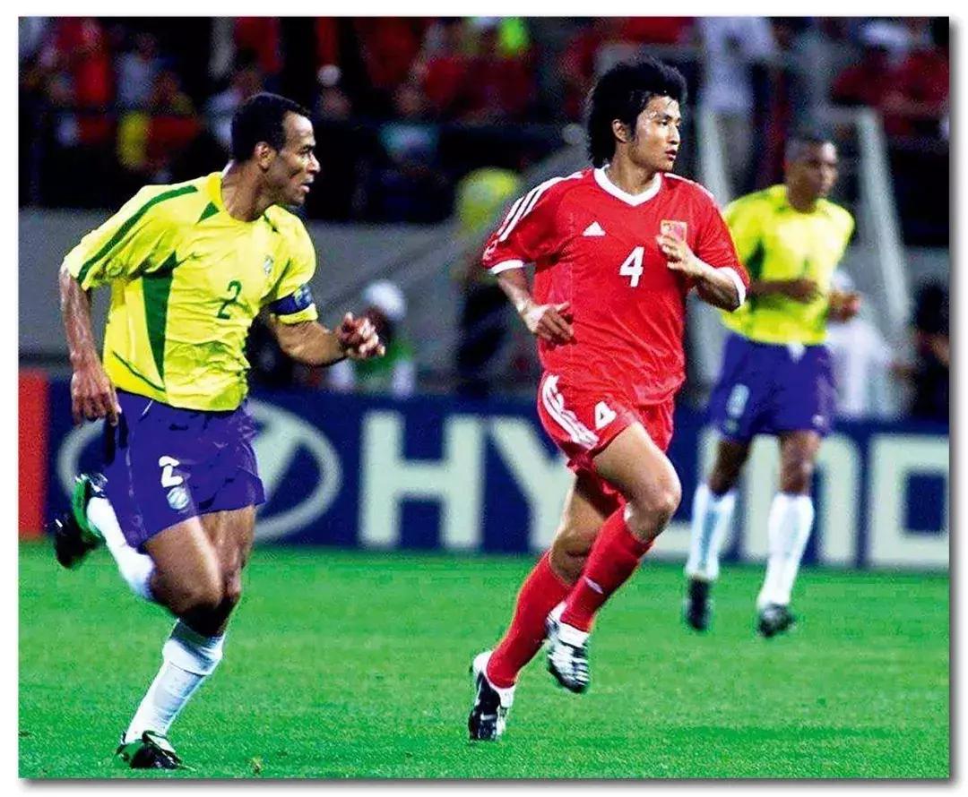 足球场为什么球员要吐口水,为什么足球运动员随意吐痰