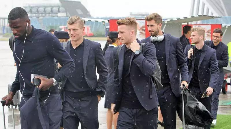 德国球员为什么戴面具,为什么德国球员戴面罩