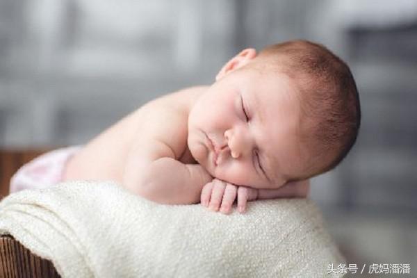 宝宝有眼屎可以喝什么降火,上火导致的宝宝眼屎多怎么办