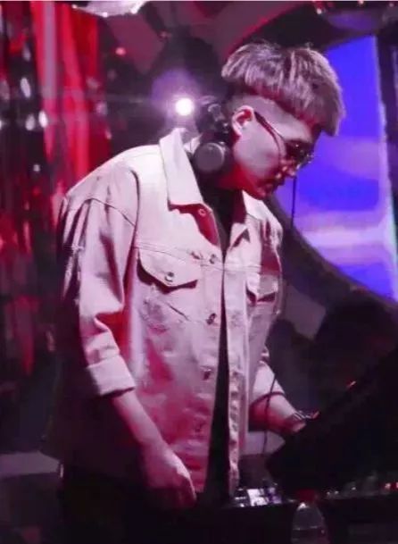 世界百大dj超燃现场,世界百大dj酒吧热播歌曲