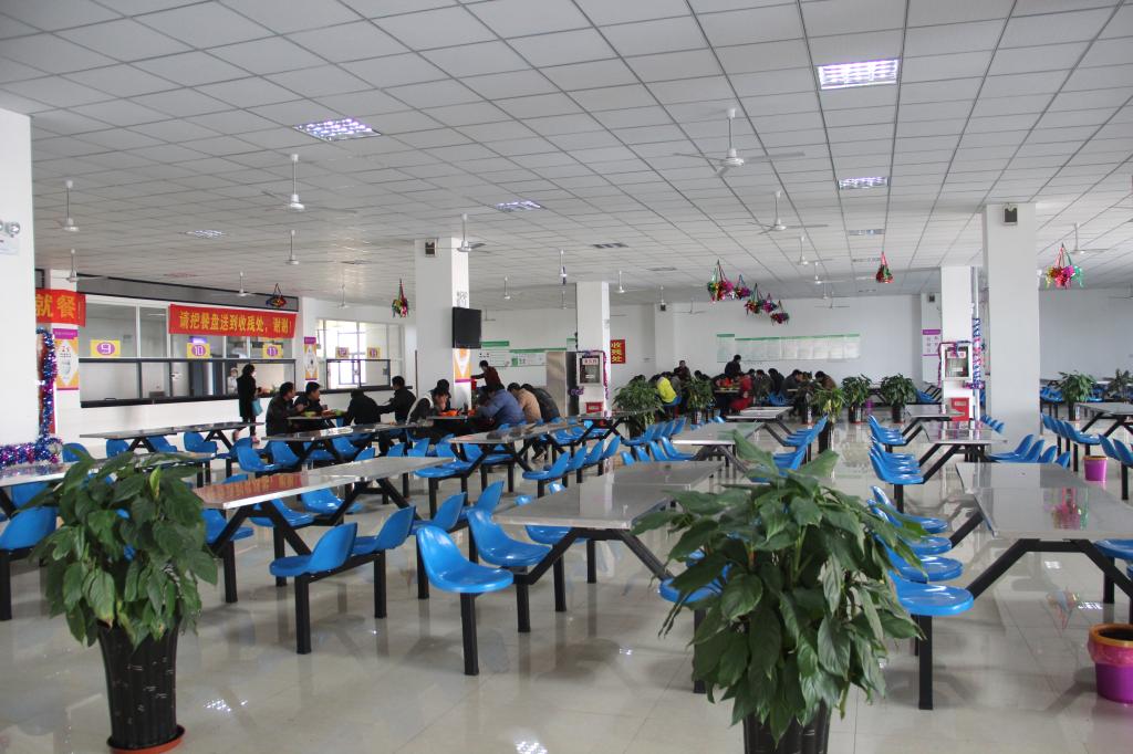 这是一个学校英语怎么写,填空题这是一个什么什么的湖