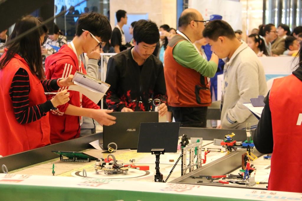 这是一个简单的填空题,填空什么的教室