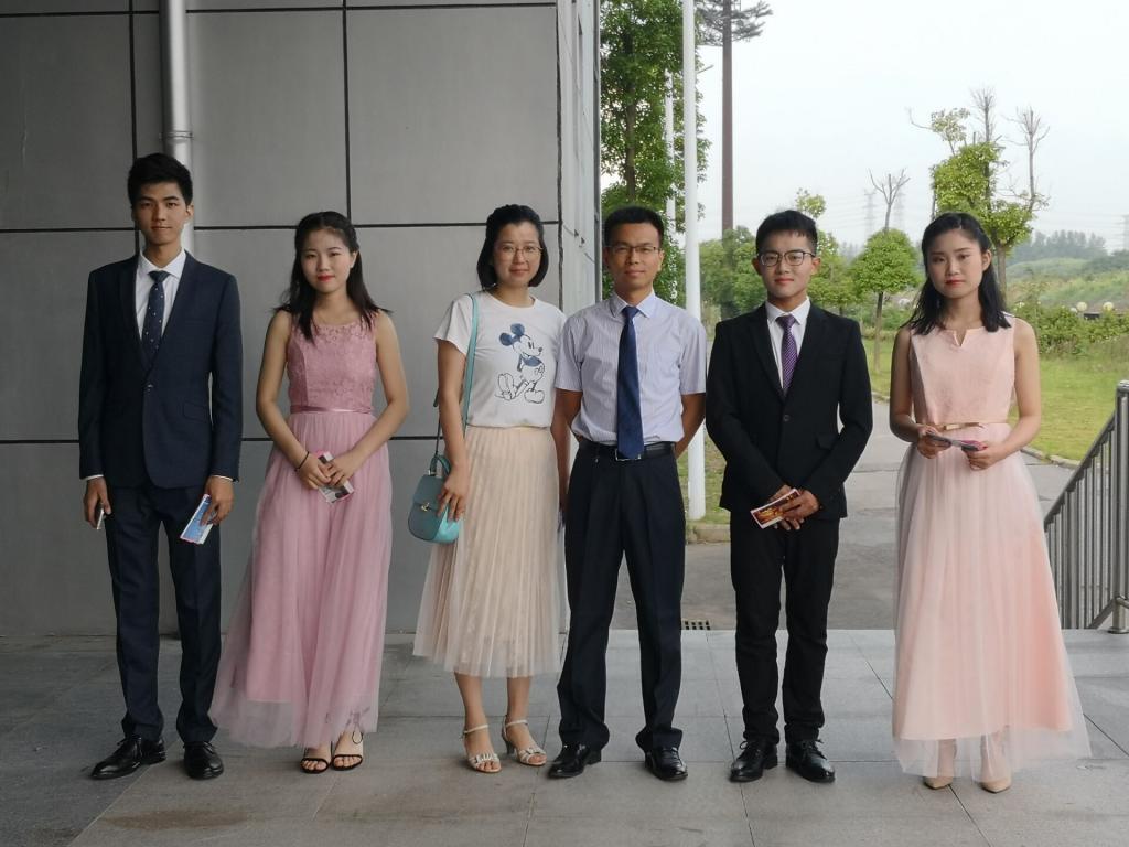 这是一个简单的填空题,填空什么的教室