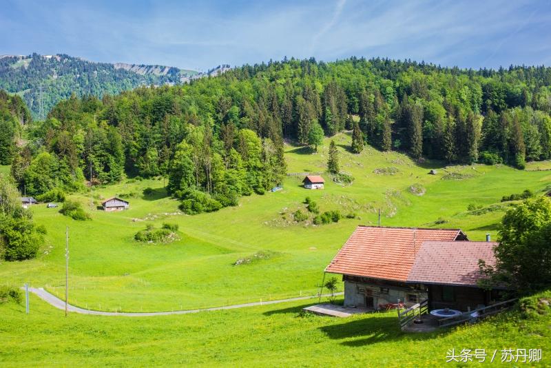 中国游客花100欧元坐一趟黄金列车，全程睡觉聊天谈奢侈品