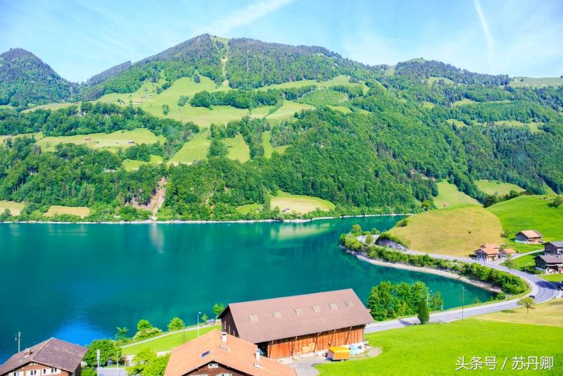 中国游客花100欧元坐一趟黄金列车，全程睡觉聊天谈奢侈品