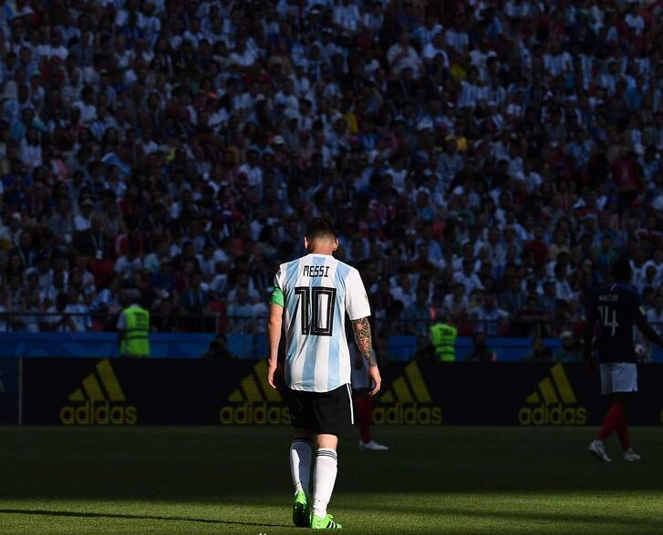 梅西与c罗之间差了一个巨星,梅西c罗或将再次对决