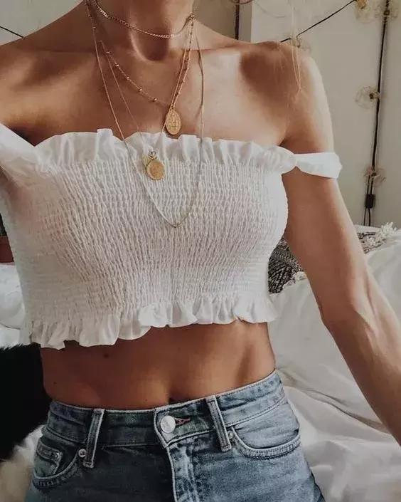 夏季穿搭无肩带内衣美出高级感,夏季穿搭中性风内衣外穿