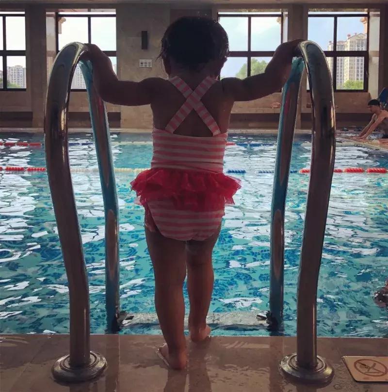 出门走到哪里都想带着孩子,没条件也要带孩子出去玩吗