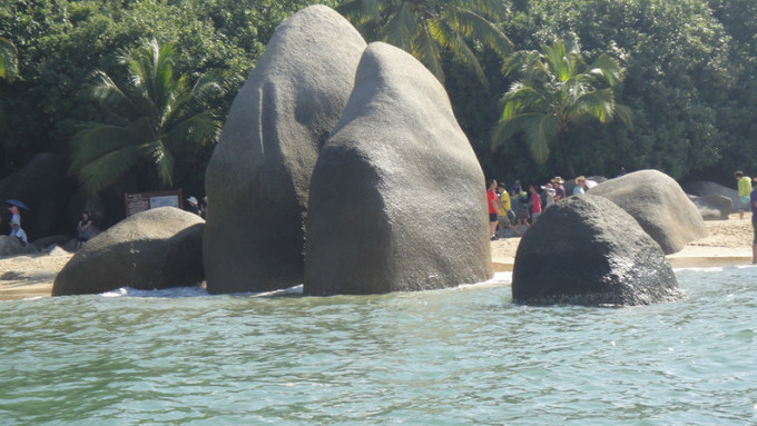 sanya天之涯，海之角我们来了