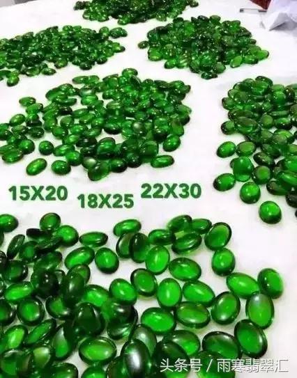 月薪3000小伙拿啤酒瓶做出上亿帝王绿手镯送女友,骚年好手艺!