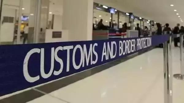 乘坐飞机都禁带哪些东西,机场禁止带什么东西上飞机