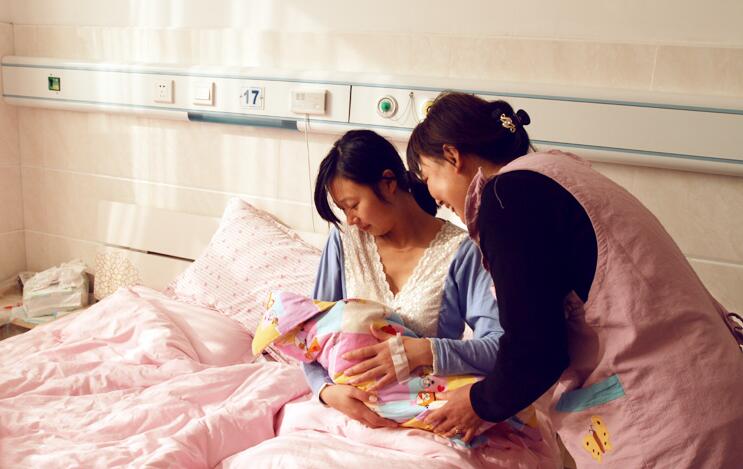 顺产后21天恶露颜色变淡又变鲜红,恶露颜色到淡黄色是不是快结束了