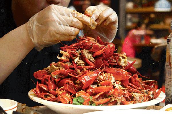 簋街是北京著名的美食街,北京簋街小吃街是什么样子的