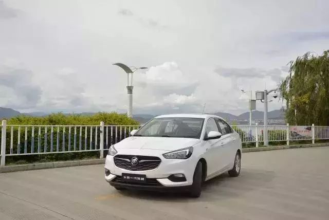 2018款别克凯越三缸车评测,20款三缸别克凯越试驾视频