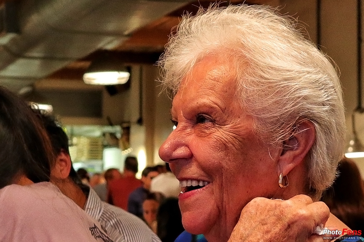 佳能微单eosm100怎么样,佳能eosm10相机评测