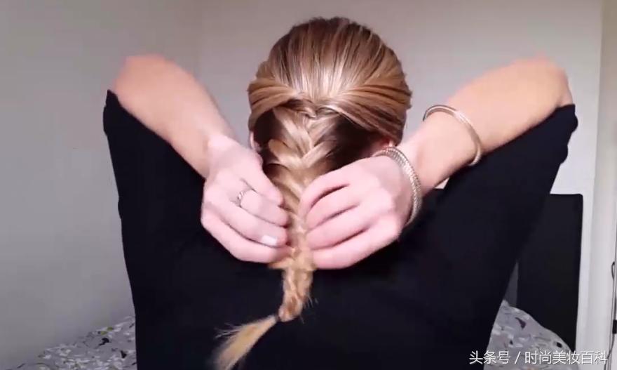 好看的发型盘发,一款唯美气质的晚宴盘发教程