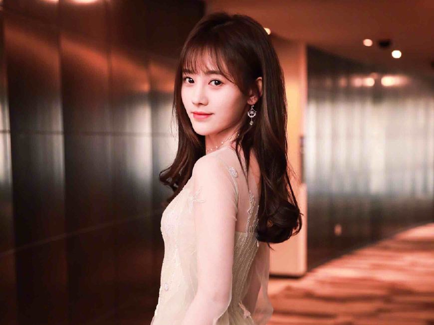 热巴绝美赵丽颖更惊艳,赵丽颖和热巴谁有实力