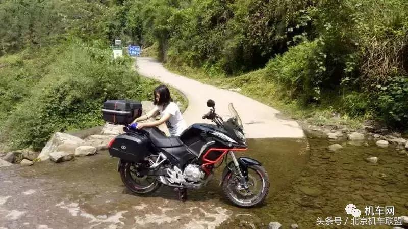 鎽╁弸鍏矾涓婂睍绀烘懇鎵樿溅甯呮皵鍗佽冻,鎽╁弸楠戣缇庢櫙瑙嗛