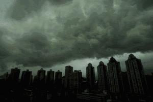 电闪雷鸣前面是什么成语,电闪雷鸣是哪个季节的成语