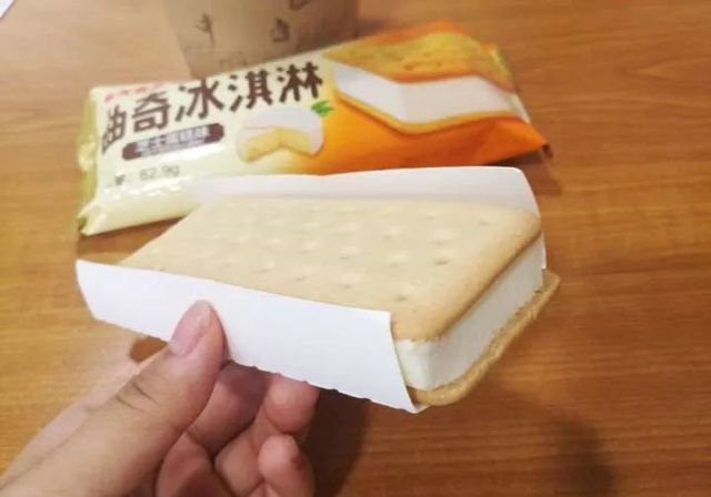 16款网红冰淇淋C位出道，楼下全家、罗森、7-11、喜士多都有卖！