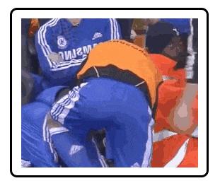 为什么足球运动员爱摸头,为什么足球运动员喜欢摸头