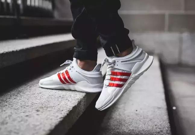 关于三叶草的知识,三叶草经典贝壳头不跟脚怎么办