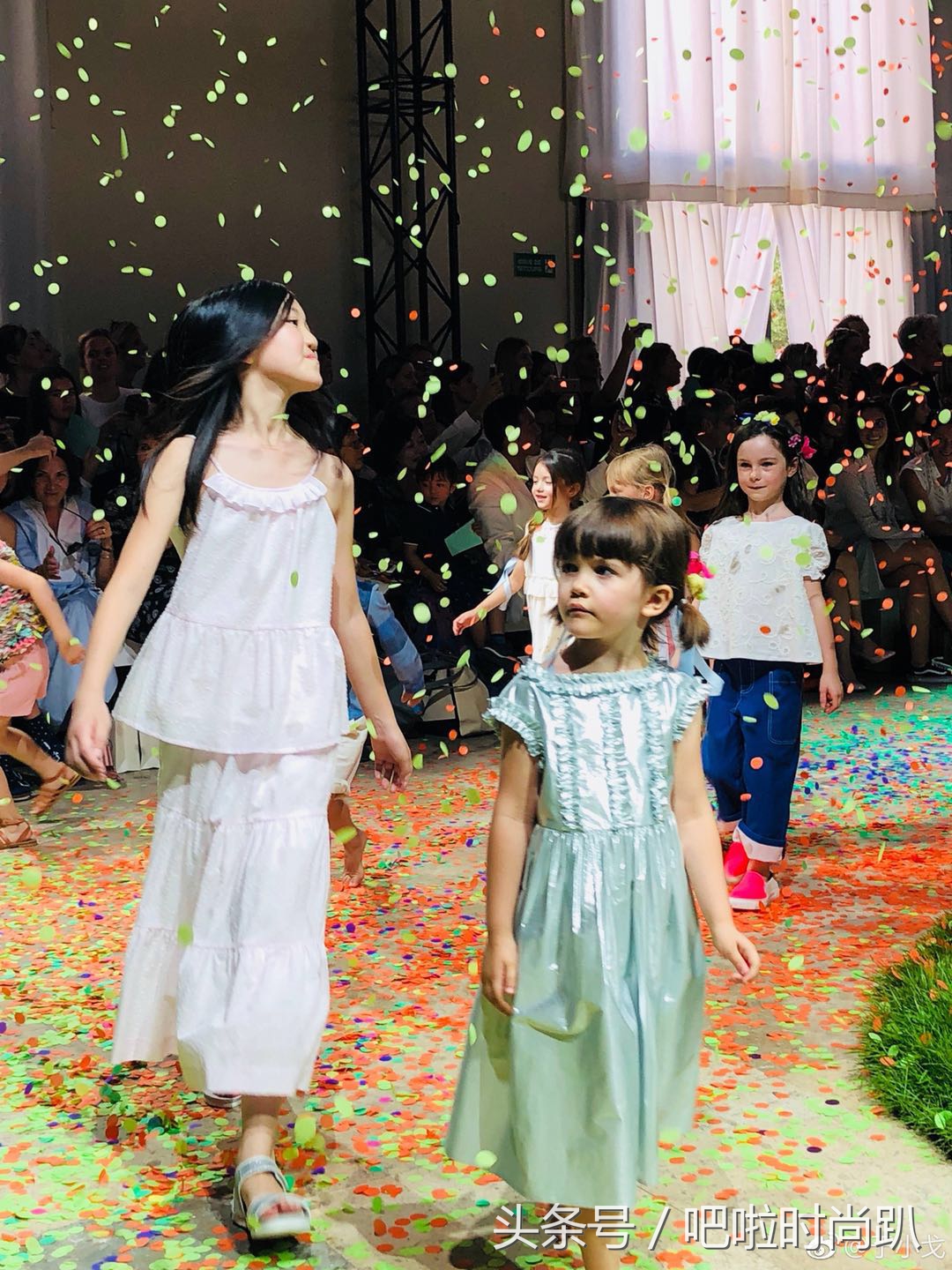 多多李嫣走秀视频完整版,多多李嫣同台走秀