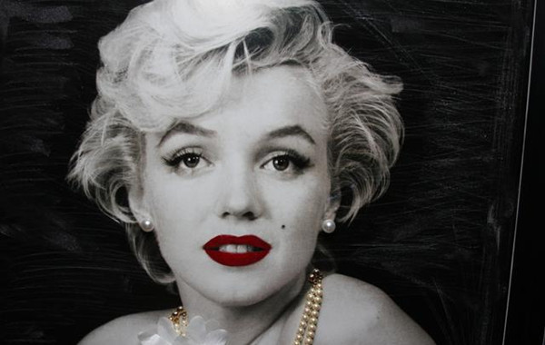 为什么要远离脖子上有痣的人,右耳朵下方脖子有痣代表什么