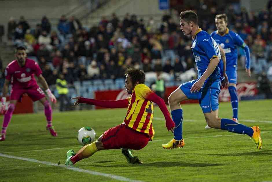 内马尔假摔搞笑解说,内马尔假摔事件