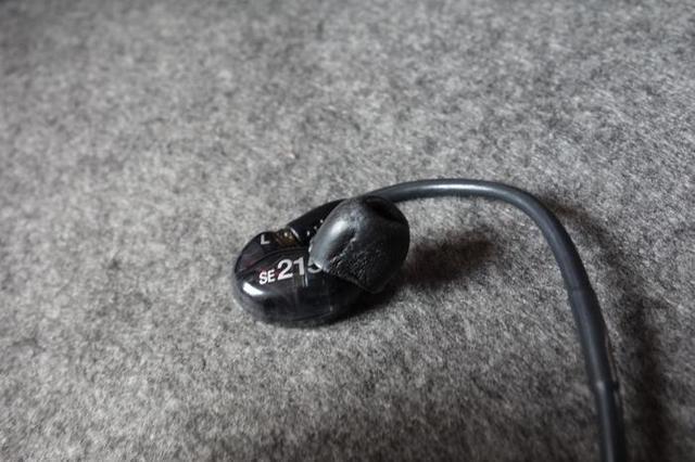 舒尔se215耳塞 (舒尔se215怎么测评)