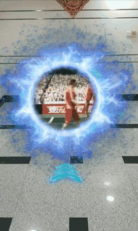 指尖画圈就能“穿越”世界杯赛场，QQ施了什么黑魔法？