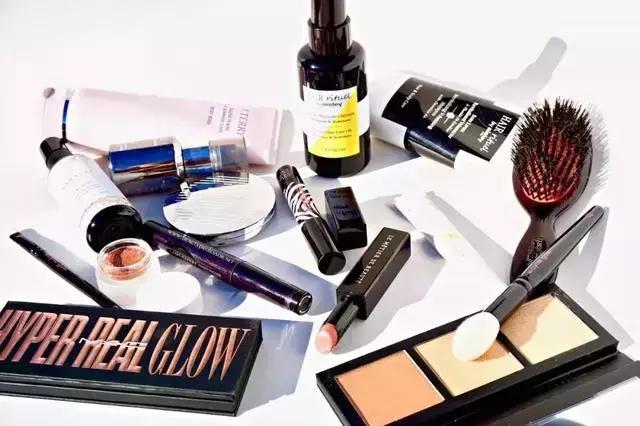 疯狂购物买化妆品,免税店怎么买手机最便宜