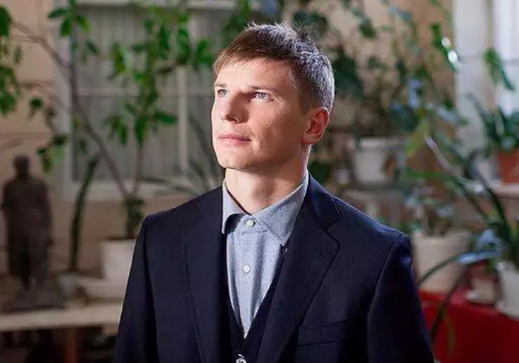 世界杯ING……不上名校的帅哥不是一个称职的英格兰球员~