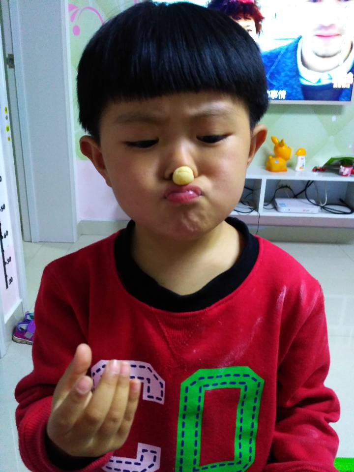 幼儿把异物塞进鼻子怎么教育,小孩把异物塞进鼻孔怎么办