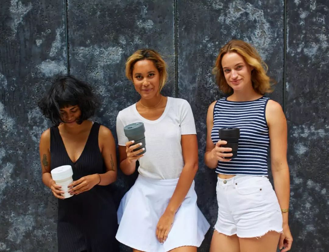 一秒折叠变身粉饼盒大小,火爆ins的随身杯,上哪都能喝干净水!