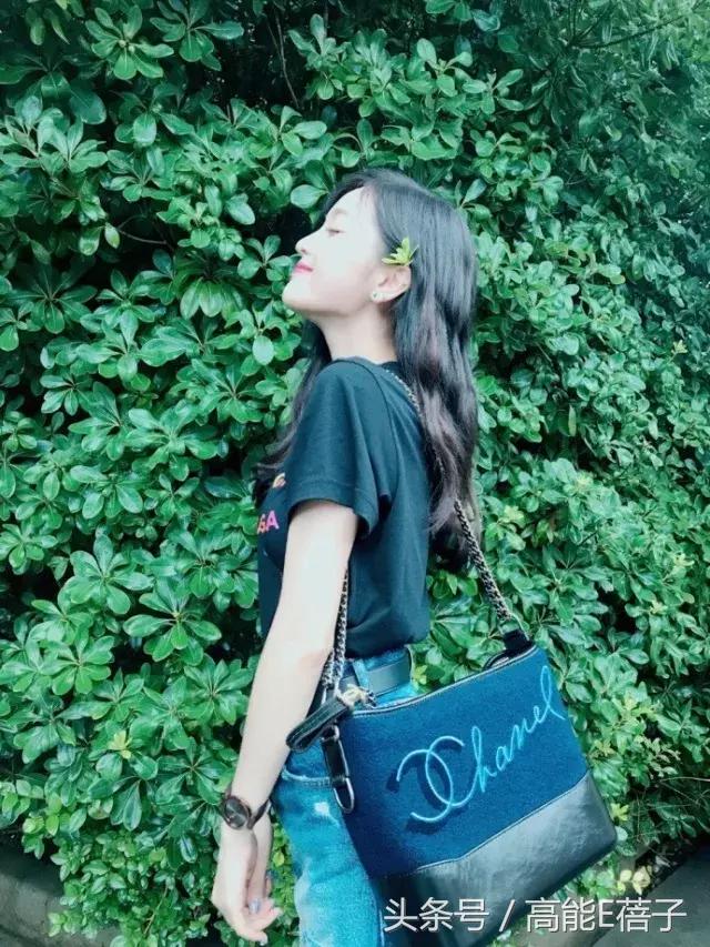 吴宣仪海南甜美穿搭,不知道怎么搭配时尚让小姐姐教你