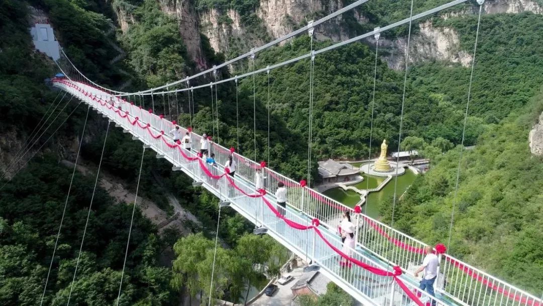 藏山玻璃桥旅游景点,盂县藏山风景区高清图片