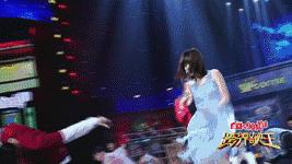 后期菌来带你看看紧张、弱不禁风、表里不一的跨界歌手长什么样