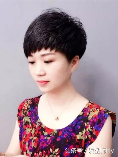 五款短发烫型,超酷圆脸烫的短发
