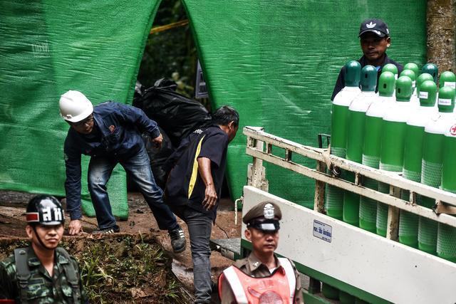 泰国少年足球队被困洞穴整整18天,泰国足球少年被困溶洞营救过程