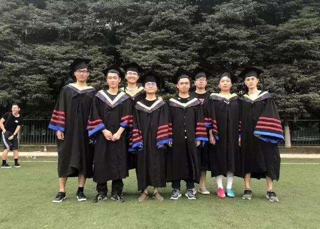 高校官微晒学霸，同是九年义务教育别人为什么这么优秀？