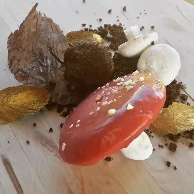 发霉的橘子吃了会中毒吗,一箱橘子有几个发霉剩下的能吃不