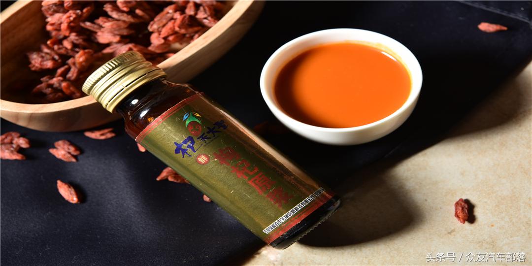 枸杞泡一大杯直接吃有什么好处,枸杞这样泡男性必看