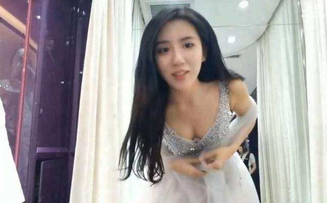 身为呆妹老公群的一员，你能不知道，这两个梗的来源么？