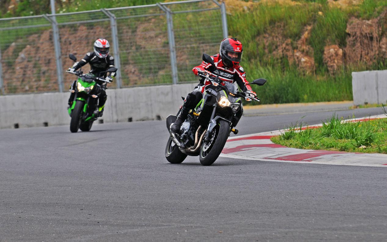 川崎z900有弯道abs吗,川崎z900拉爆